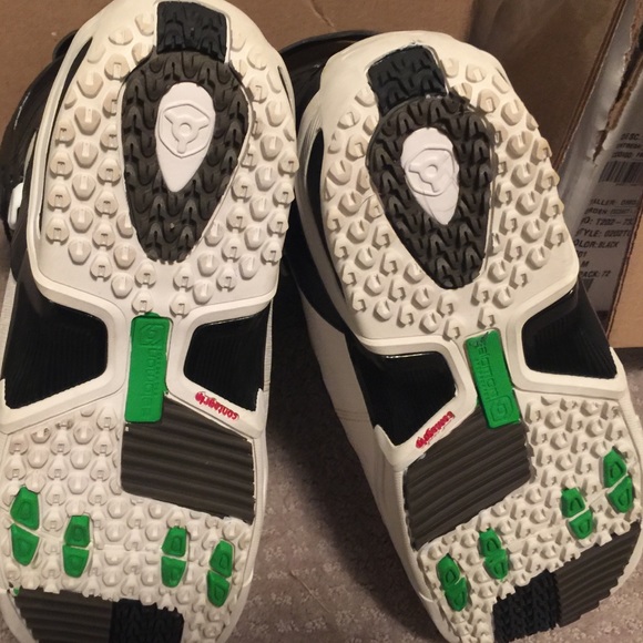 ***Sold*** Salomon Snowboard Boots Size 8.5 - Picture 3 of 5